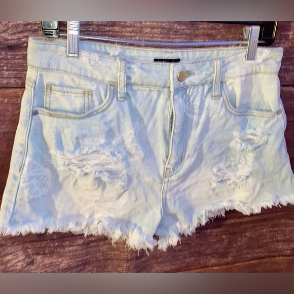 Butterfly Wing Distress Jean Short - Picture 3 of 9